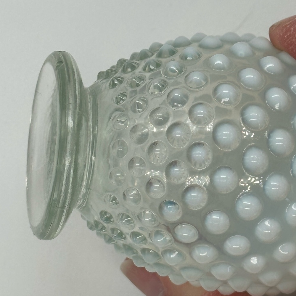 Vintage Fenton Mini Vase Hobnail White Opalescent Glass Ruffle Top 3 1/2" - Picture 7 of 8